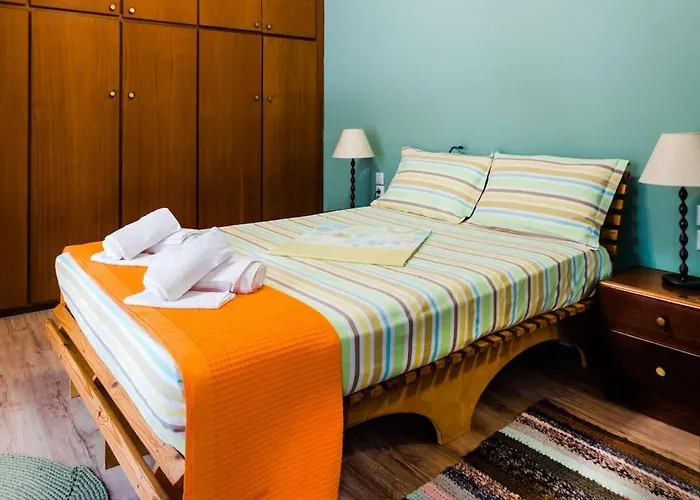 Renovated, Open And Functional Old City House