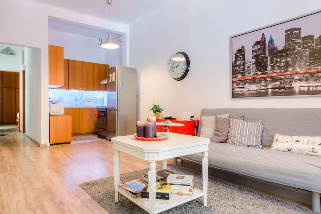 Apartment Renovated, Open And Functional Old House *